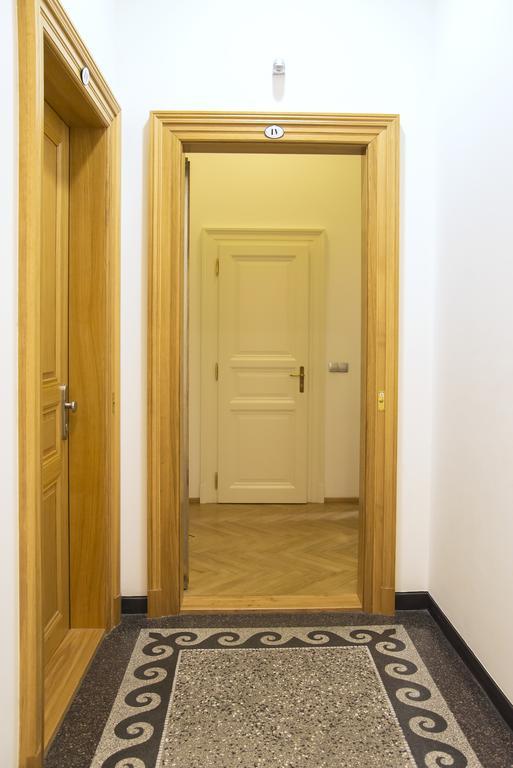 Modern Apartment Všehrdova Prag Exterior foto