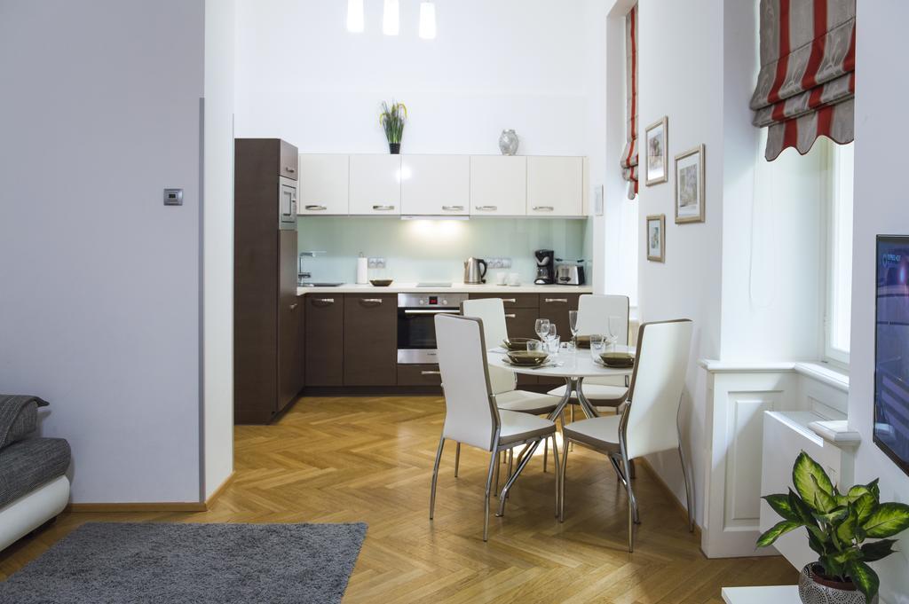 Modern Apartment Všehrdova Prag Exterior foto